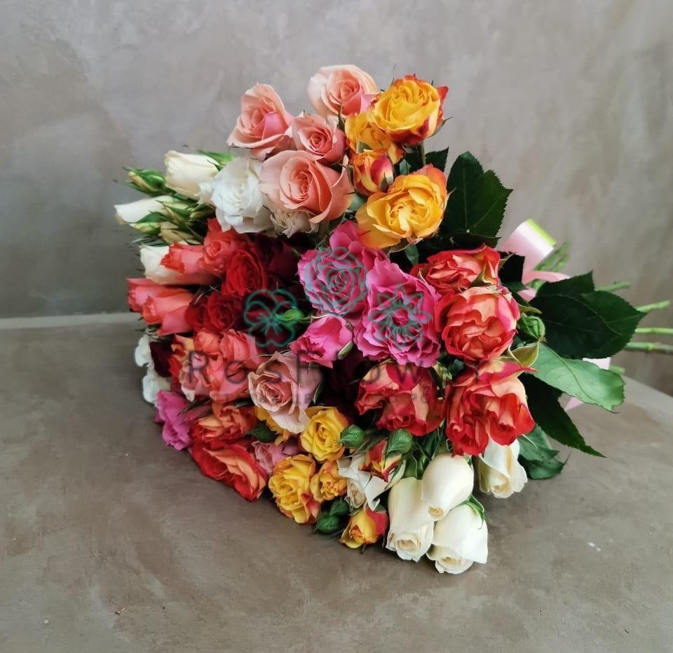 Букет цветов из: Розы в Ребрихе