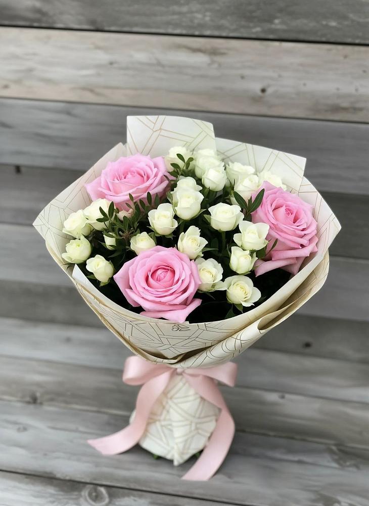 Букет цветов из: Розы в Ребрихе