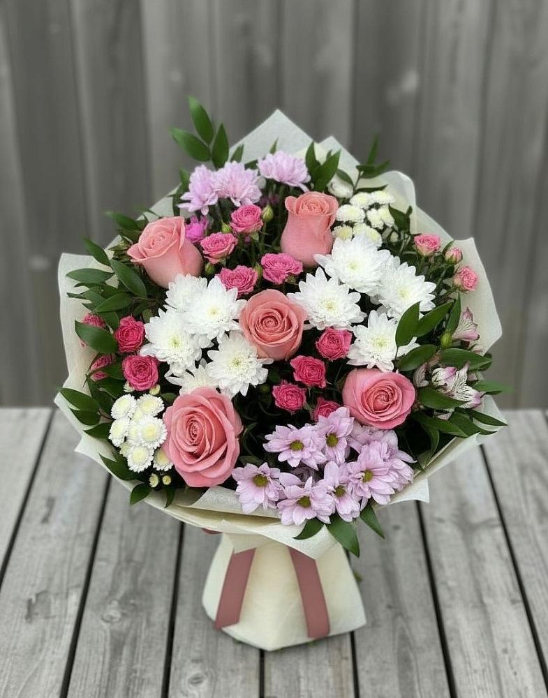 Букет цветов из: Альстромерии, Гвоздики, Розы и Хризантемы в Ребрихе