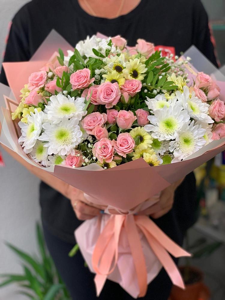 Букет цветов из: Розы и Хризантемы в Ребрихе