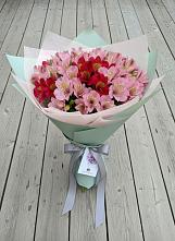 Букет цветов из:  Альстромерии в Ребрихе