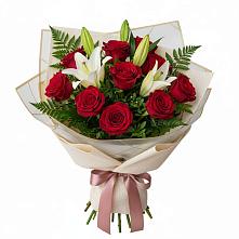 Букет цветов из:  Лилии и Розы в Ребрихе