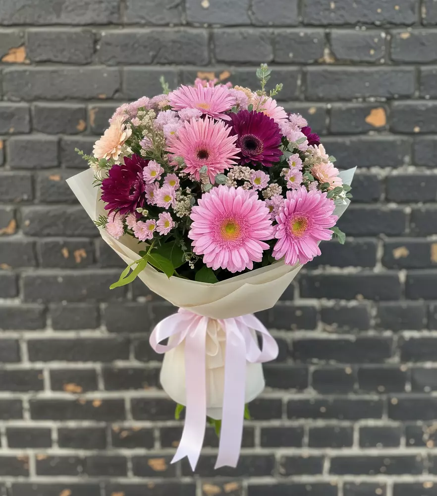 Букет цветов из: Герберы и Хризантемы в Ребрихе