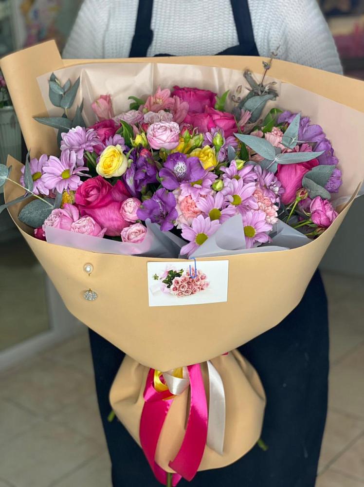 Букет цветов из: Хризантемы, Гвоздики и Альстромерии в Ребрихе