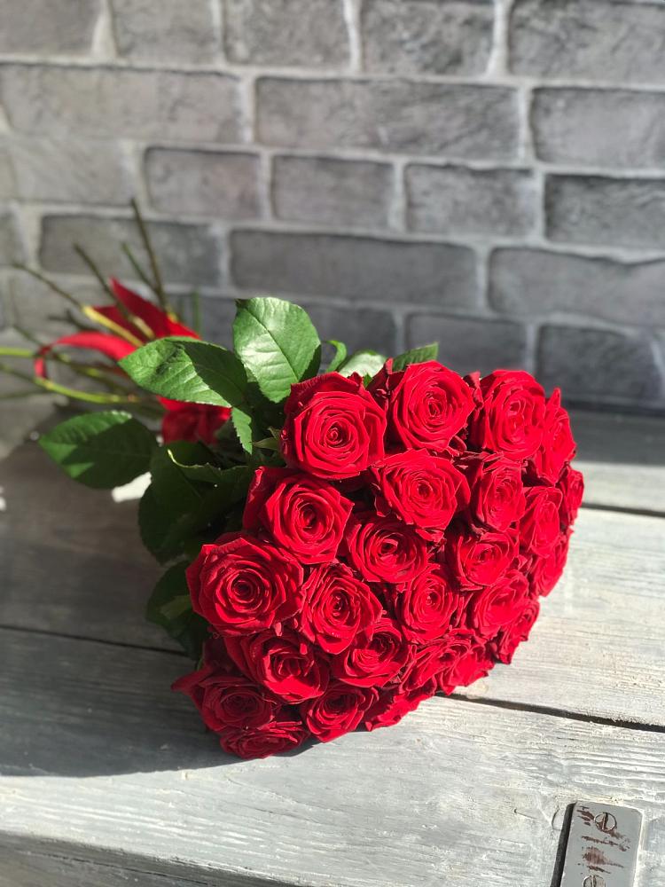 Букет Красные розы Фридом в Ребрихе