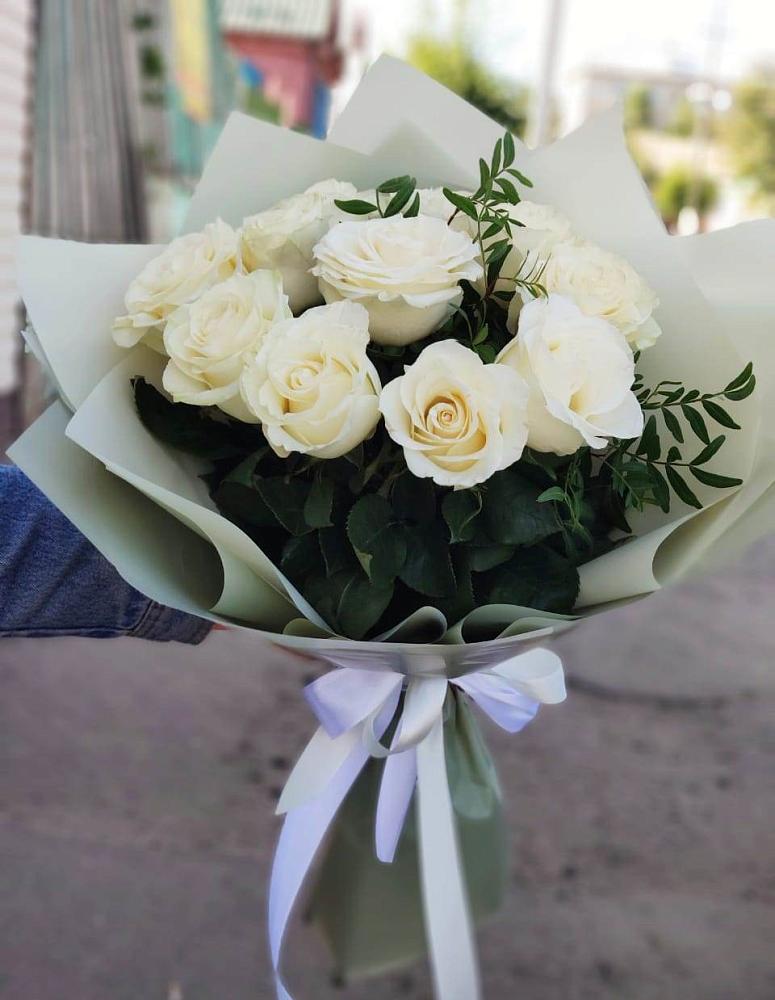 Букет Белые розы Проуд в Ребрихе