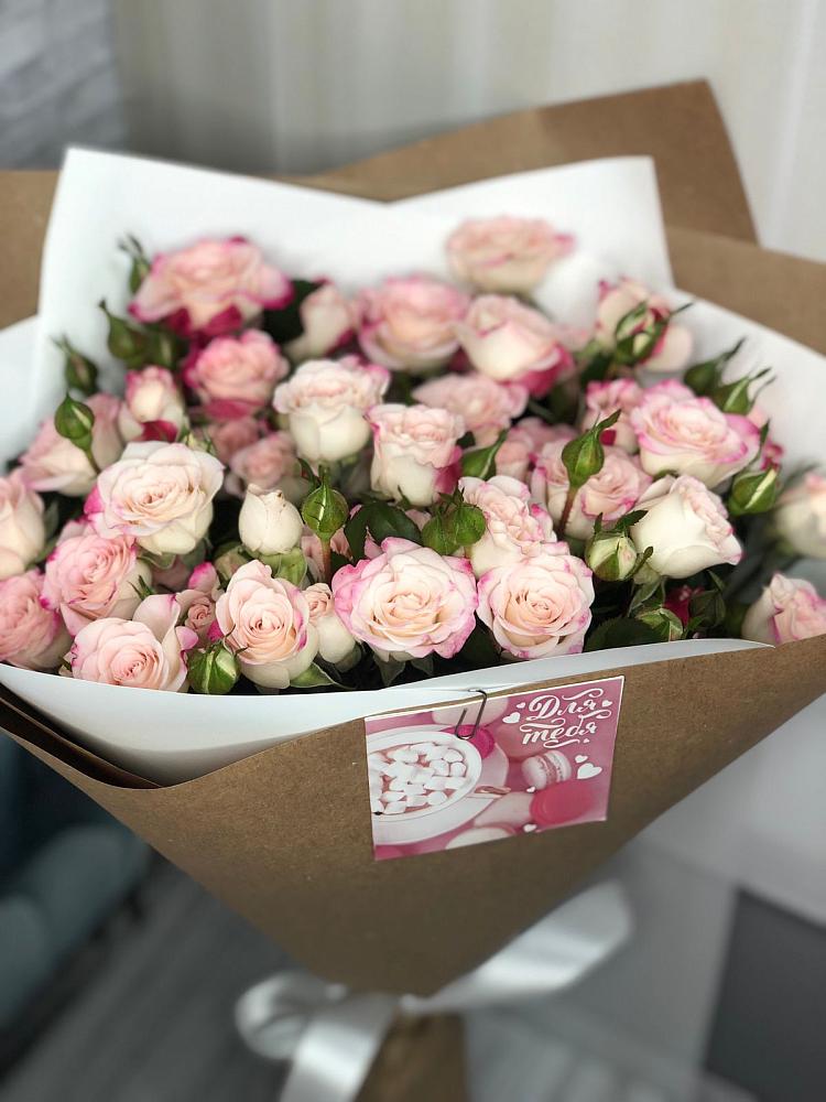 Букет цветов из: Розы в Ребрихе