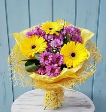 Букет цветов из:  Хризантемы и Герберы в Ребрихе