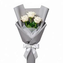 Букет 3 белые розы в Ребрихе