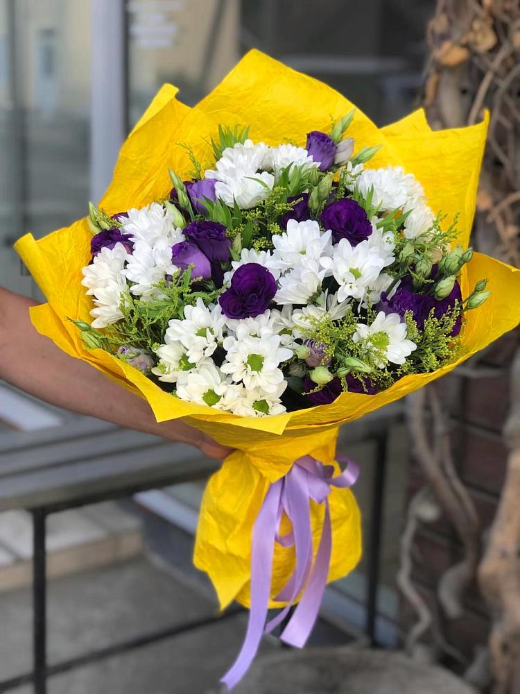 Букет цветов из: Ирисы, Хризантемы и Ромашки в Ребрихе