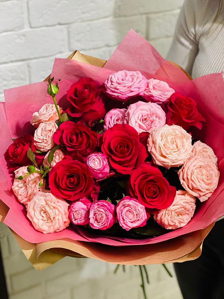 Букет цветов из: Розы в Ребрихе