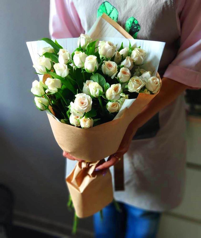 Букет цветов из: Розы в Ребрихе