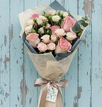 Букет цветов из:  Розы в Ребрихе