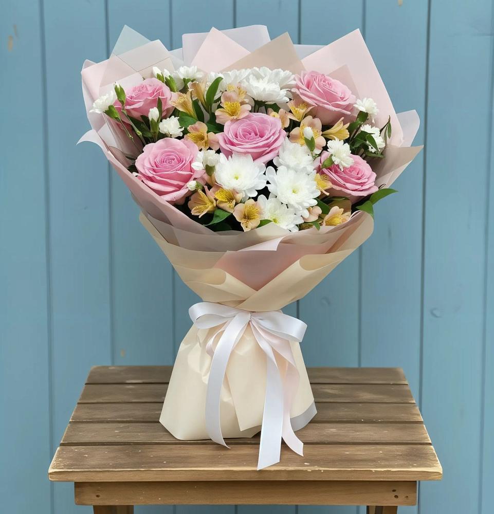 Букет цветов из: Гвоздики, Орхидеи и Розы в Ребрихе