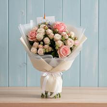 Букет цветов из:  Розы в Ребрихе