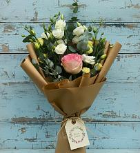 Букет цветов из:  Розы и Лизиантусы в Ребрихе