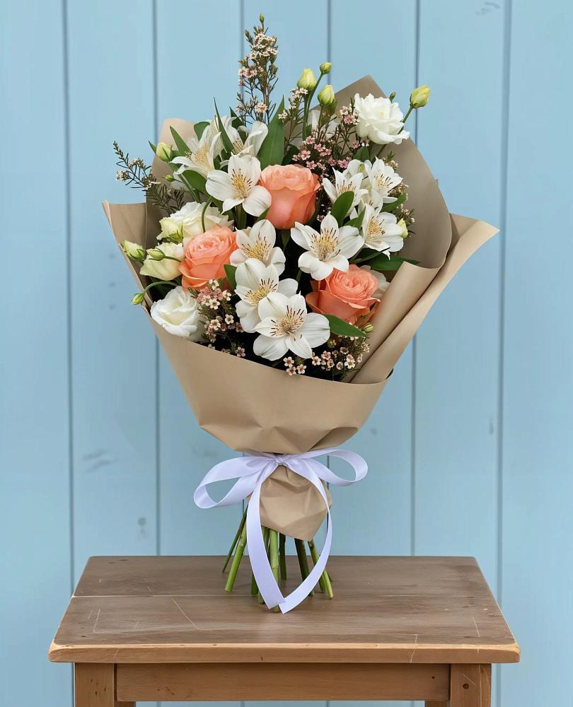 Букет цветов из: Альстромерии, Лизиантусы, Розы и Хризантемы в Ребрихе