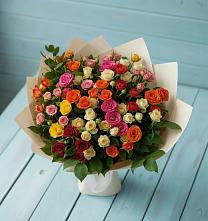 Букет Микс из разноцветных кустовых роз в Ребрихе