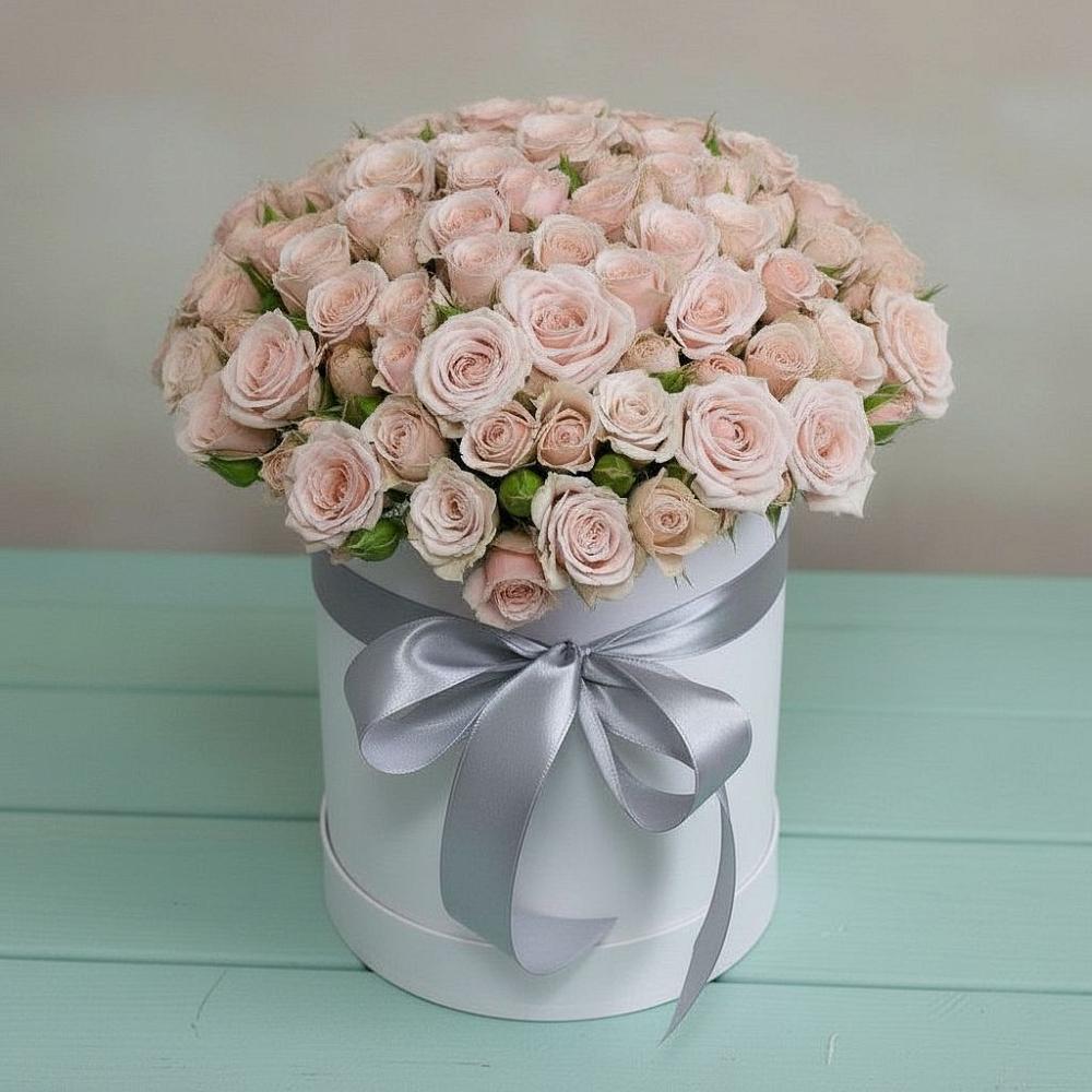 Цветочная композиция из Розы в шляпной коробке в Ребрихе